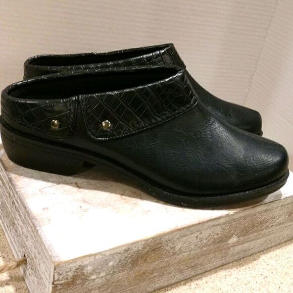 👍 Black Mules Size 11 Wide.    A3 - Picture 1 of 5